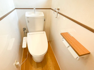 トイレリフォーム 内装も一新しお客様をお迎えしやすいトイレに