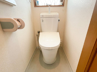 トイレリフォーム ガラッとイメージを変え、落ち着いた雰囲気のトイレに